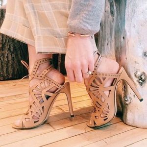 Dolce Vita Helena Leather Láser Cut Sandals 7.5M